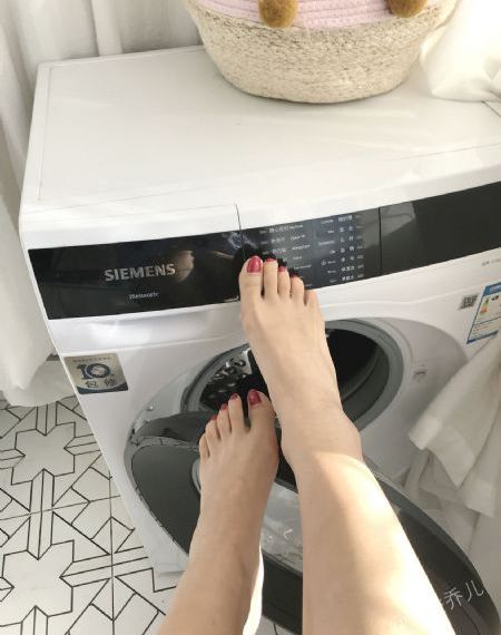 奇怪的夜晚恐怖丧尸电影